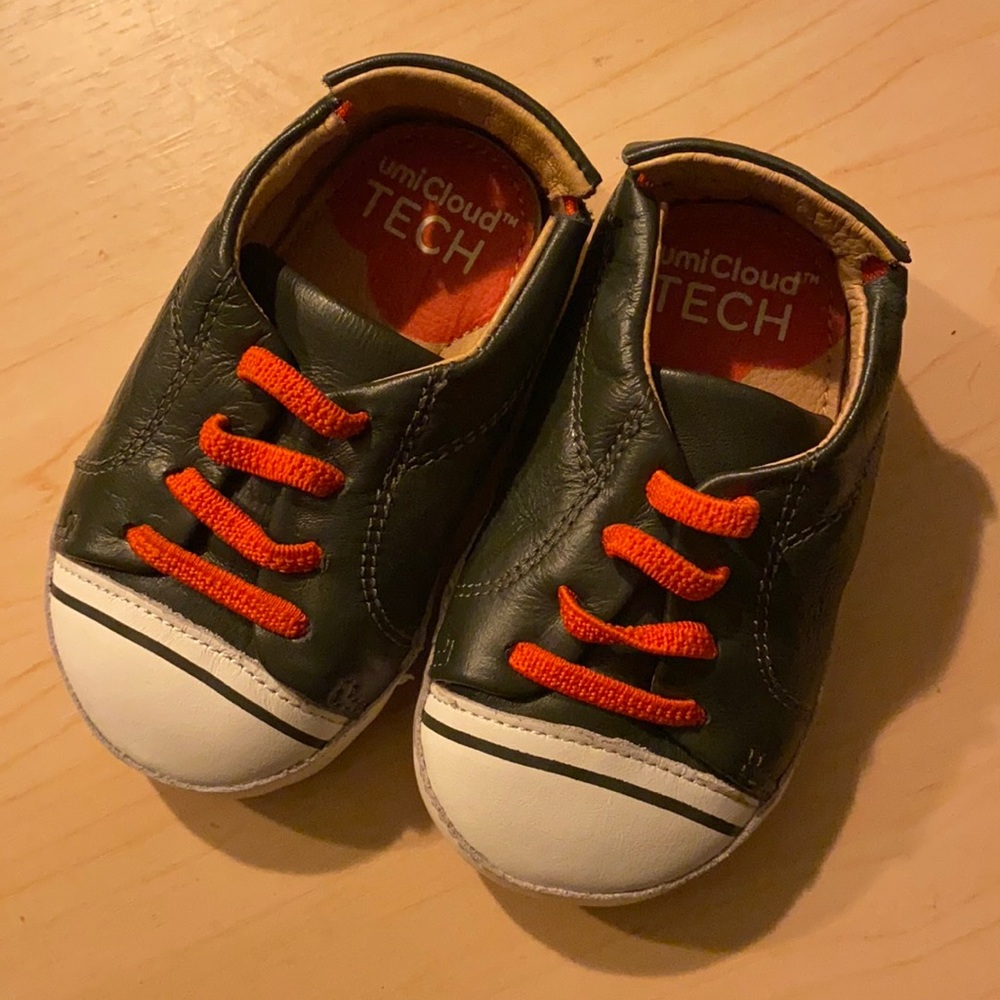 NWOT Umi Cloud Tech Flex Lex Leather Shoes